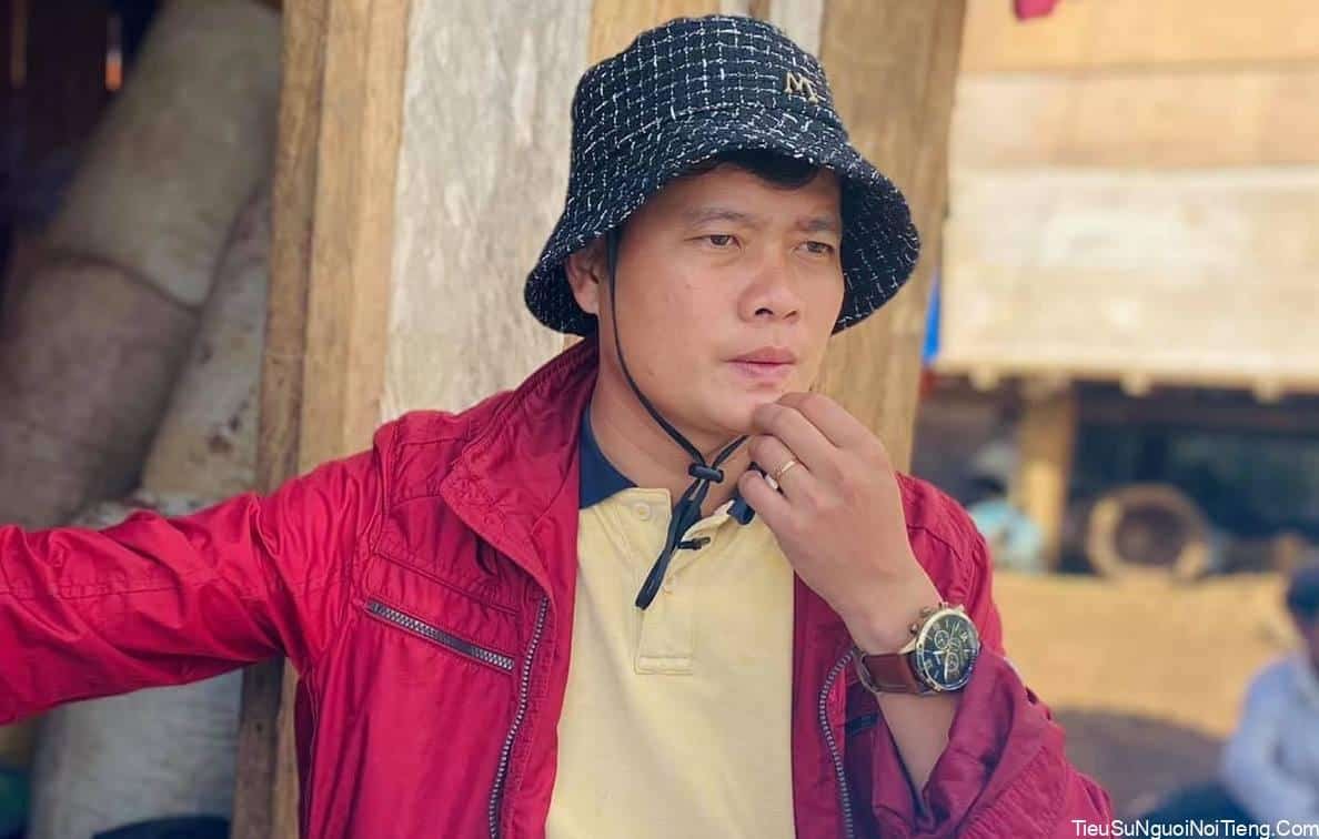 thong-tin-tieu-su-khuong-dua-3